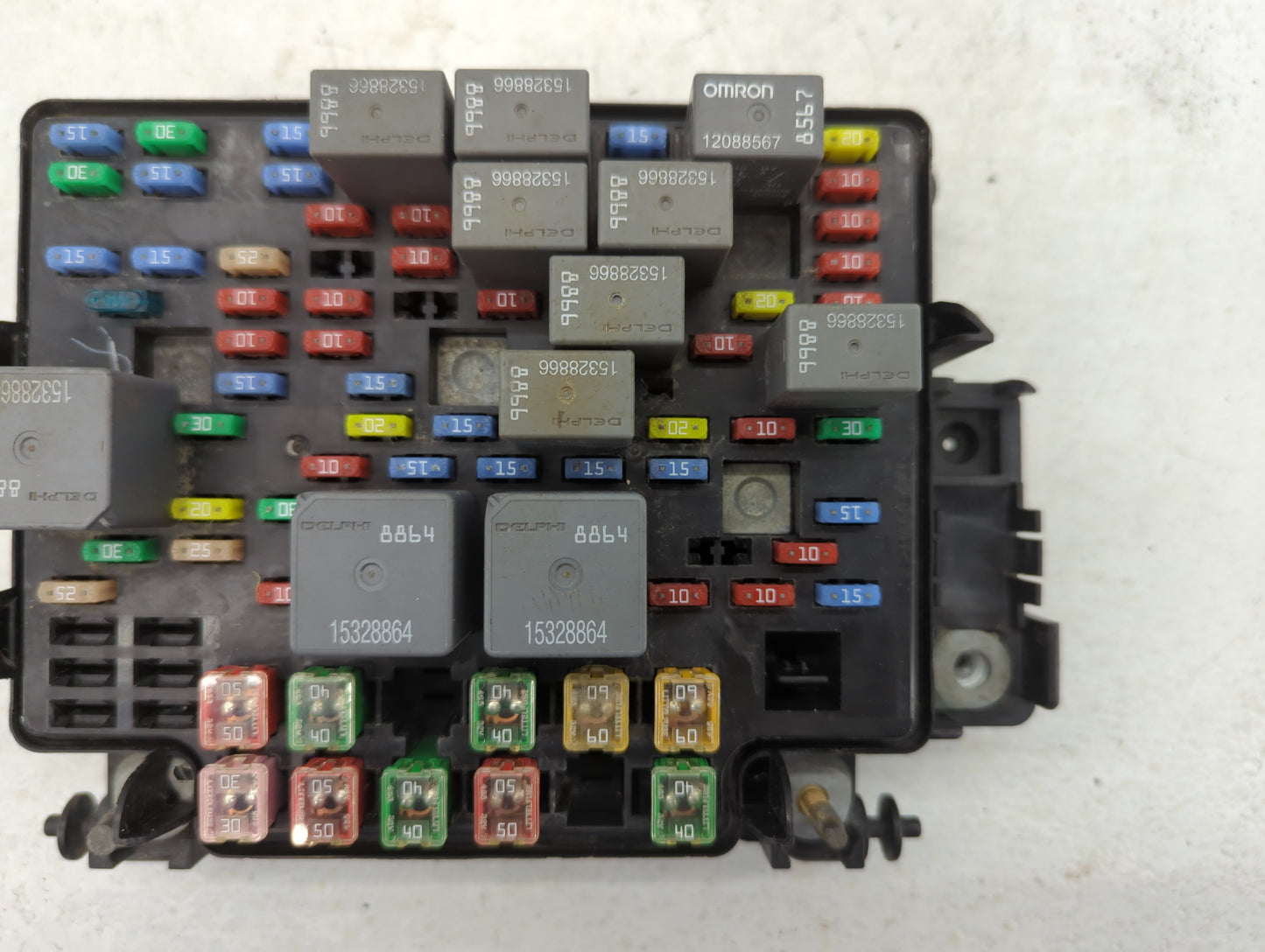 2003-2006 Cadillac Escalade Esv Fusebox Fuse Box Panel Relay Module P/N:15201930-02 Fits Fits 2003 2004 2005 2006 OEM Used A