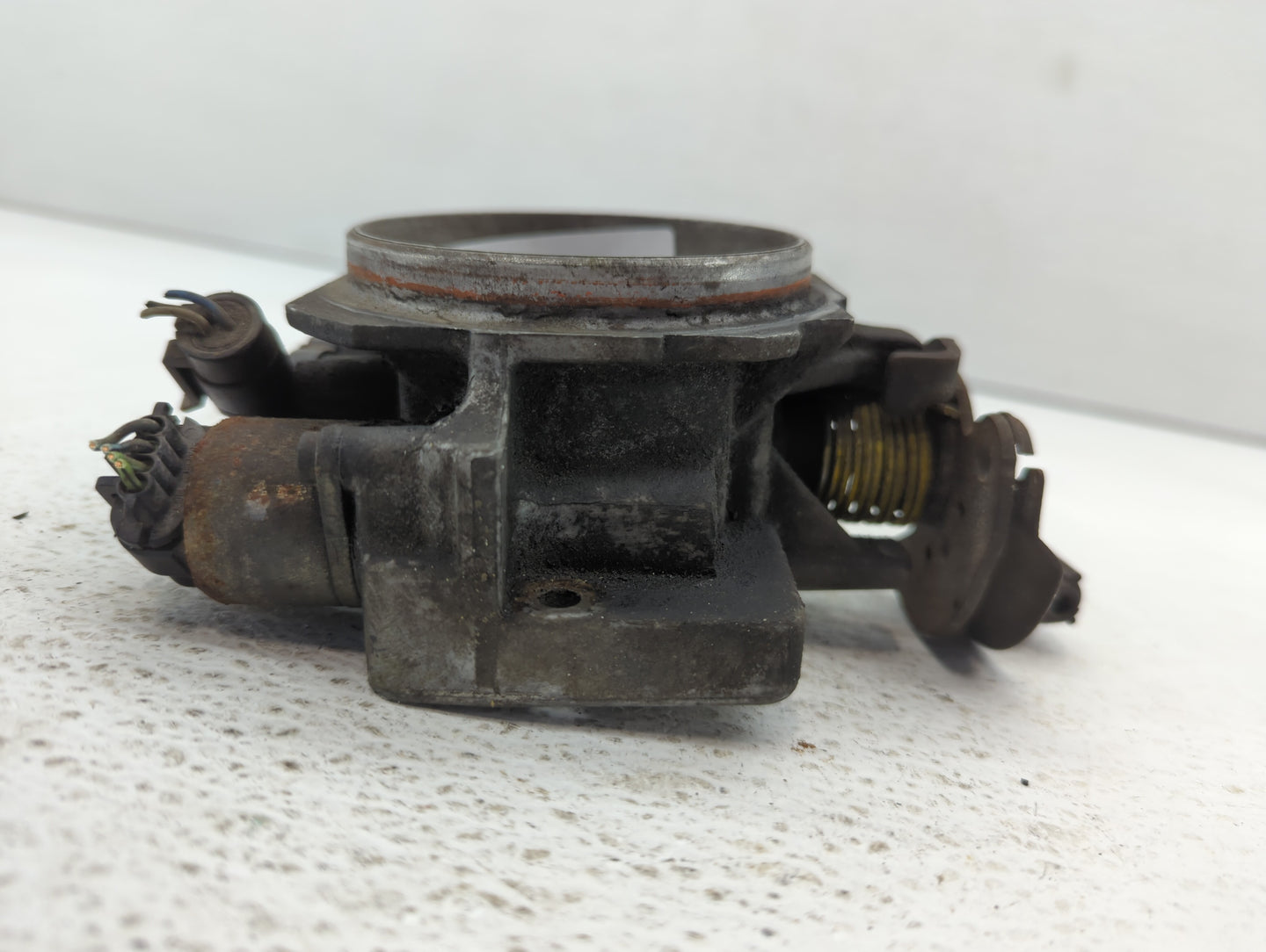 2003-2006 Cadillac Escalade Ext Throttle Body P/N:1257080 Fits Fits 2003 2004 2005 2006 2007 OEM Used Auto Parts - Oemusedau
