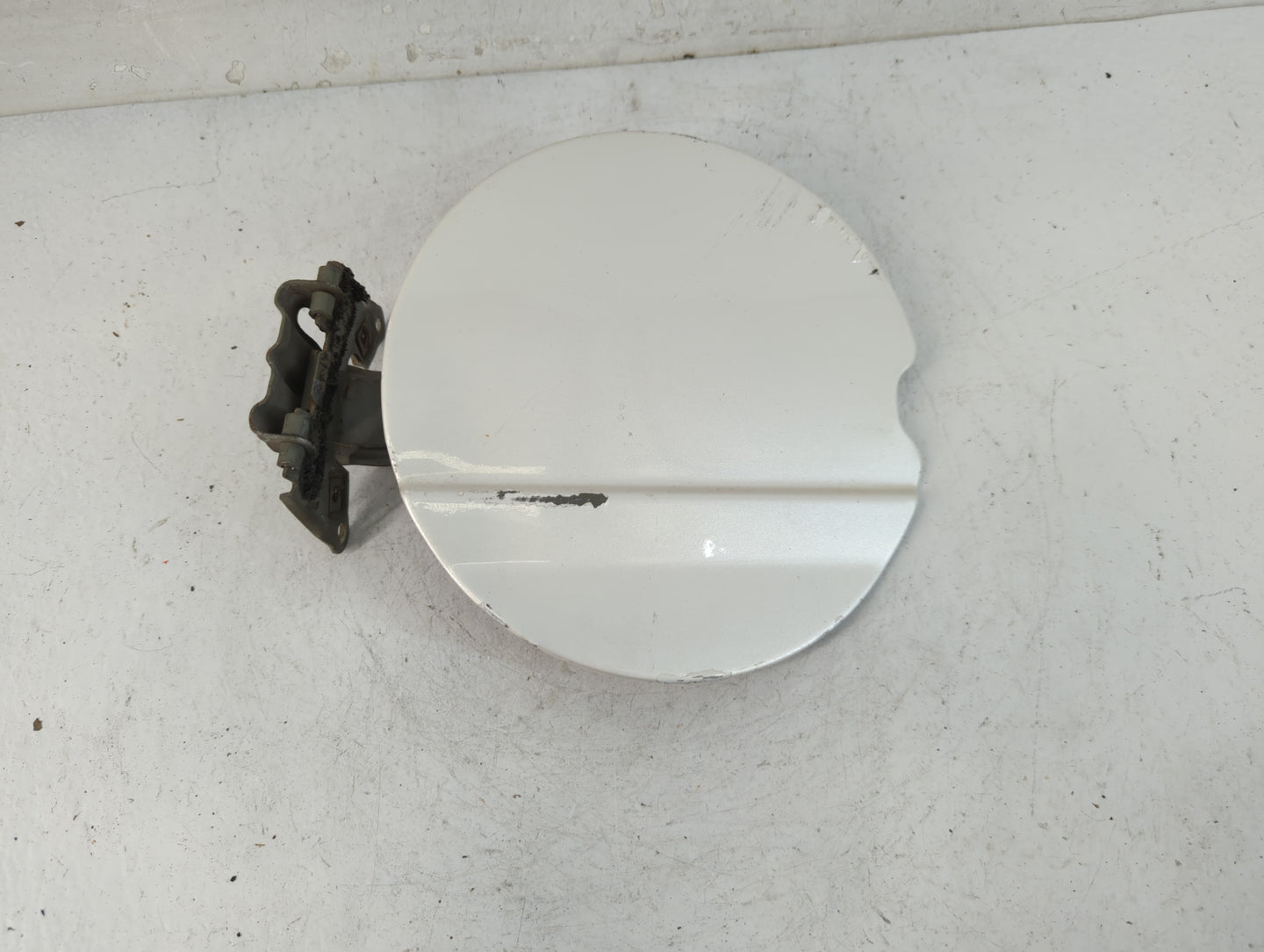 2004 Cadillac Escalade Ext Fuel Tank Door Lid Gas Tank - Oemusedautoparts1.com