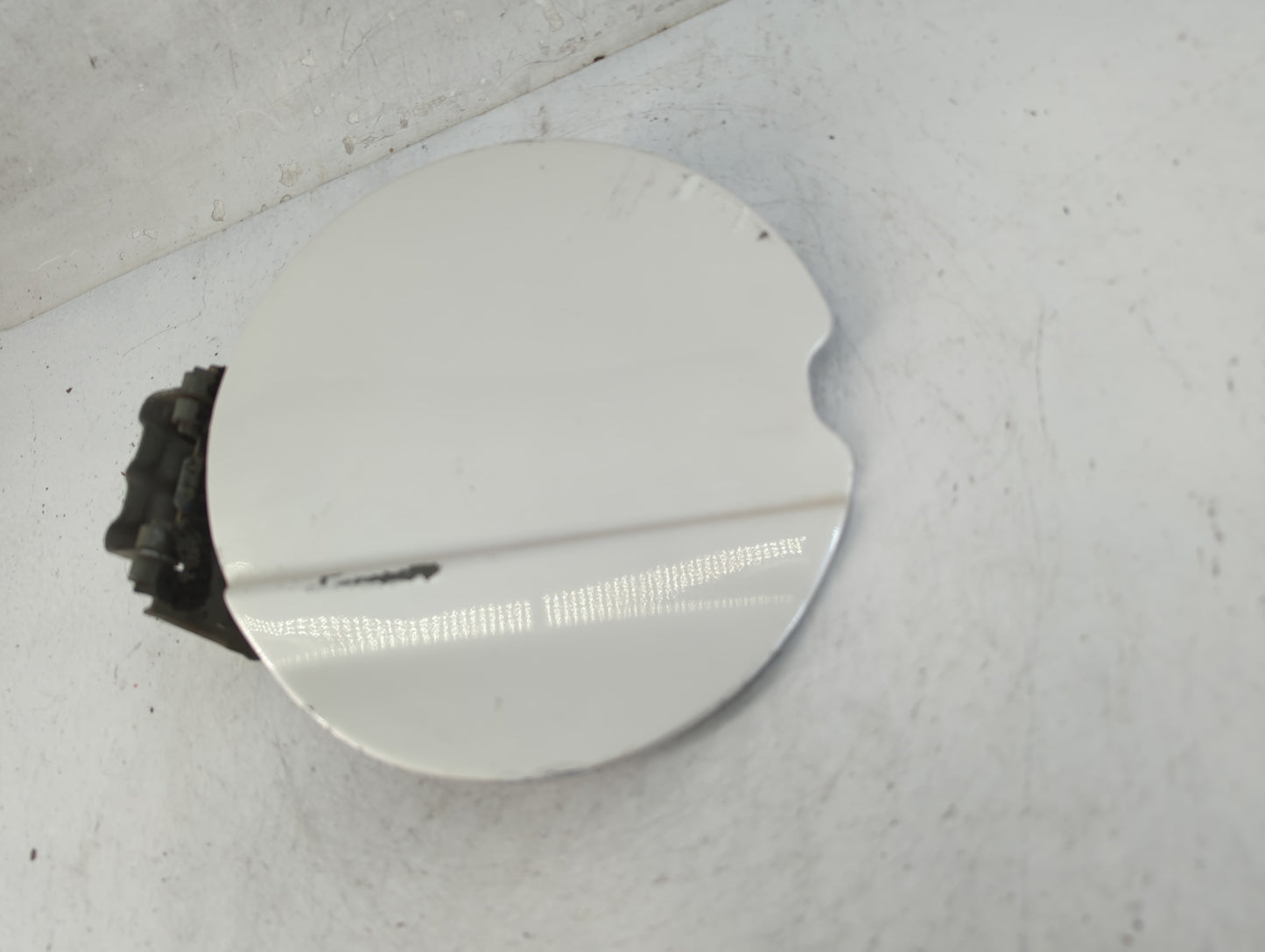 2004 Cadillac Escalade Ext Fuel Tank Door Lid Gas Tank - Oemusedautoparts1.com