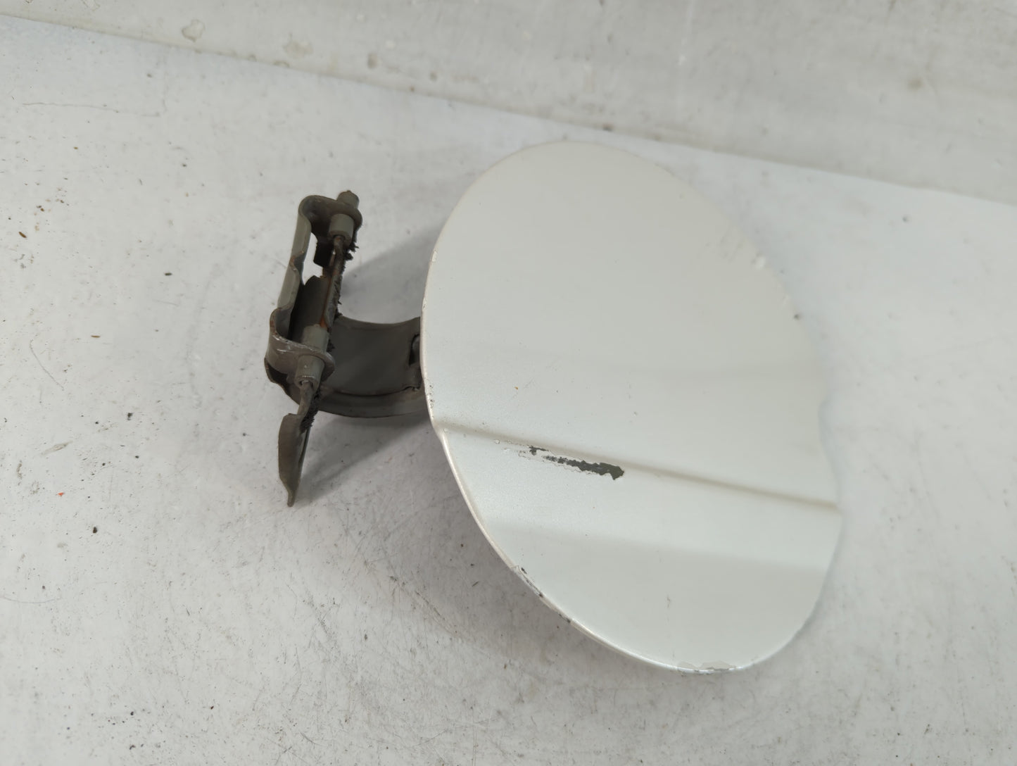 2004 Cadillac Escalade Ext Fuel Tank Door Lid Gas Tank - Oemusedautoparts1.com