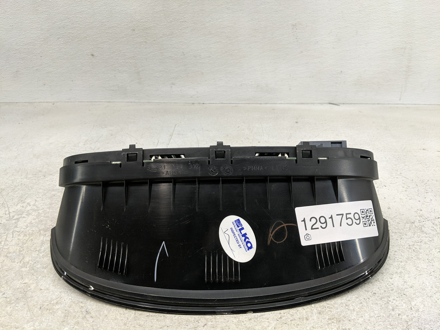 2004 Cadillac Srx Instrument Cluster Speedometer Gauges P/N:25751848 Fits OEM Used Auto Parts - Oemusedautoparts1.com