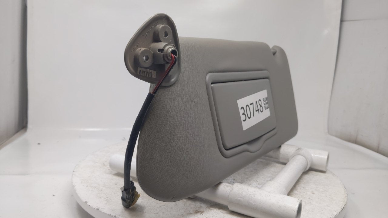 2004 Cadillac Srx Sun Visor Shade Replacement Driver Left Mirror Fits OEM Used Auto Parts - Oemusedautoparts1.com