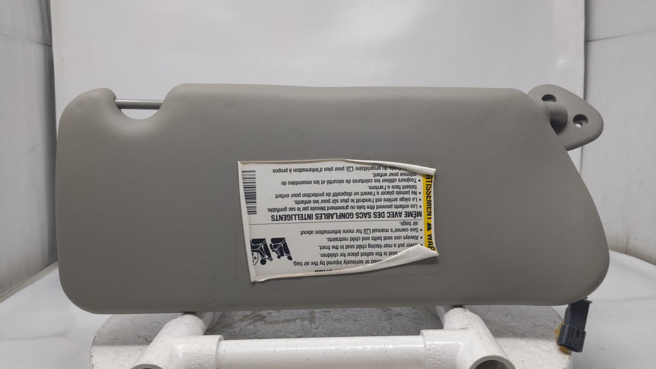 2004 Cadillac Srx Sun Visor Shade Replacement Driver Left Mirror Fits OEM Used Auto Parts - Oemusedautoparts1.com