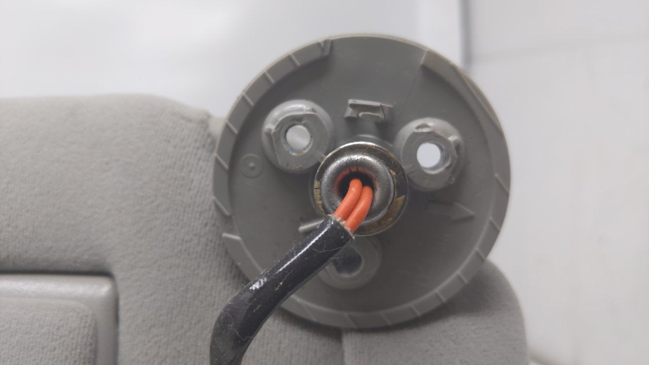 2004 Cadillac Srx Sun Visor Shade Replacement Passenger Right Mirror Fits OEM Used Auto Parts - Oemusedautoparts1.com