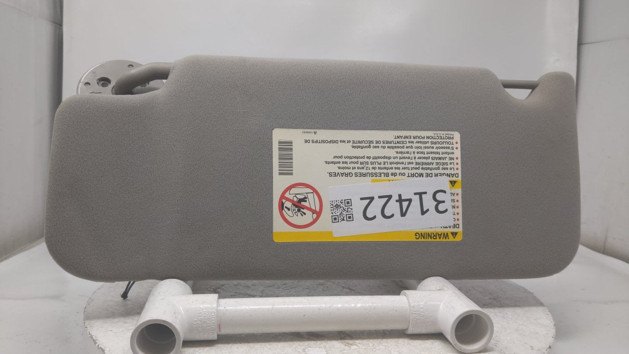 2004 Cadillac Srx Sun Visor Shade Replacement Passenger Right Mirror Fits OEM Used Auto Parts - Oemusedautoparts1.com