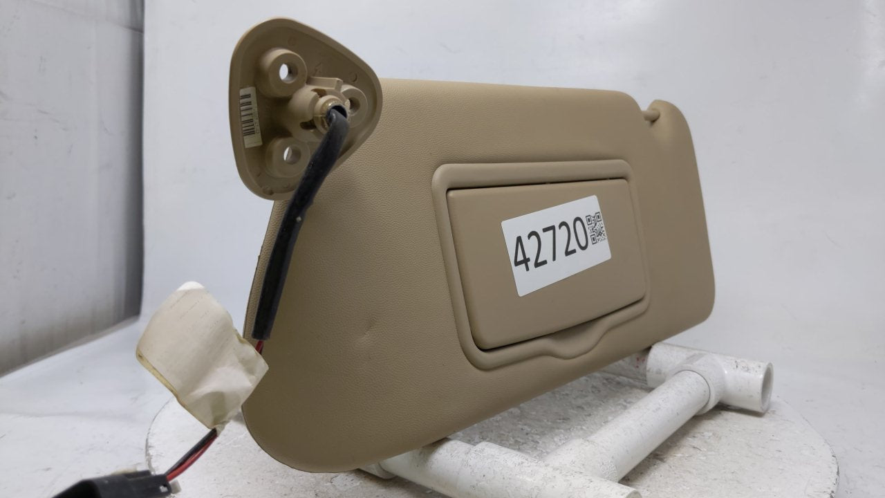 2004 Cadillac Srx Sun Visor Shade Replacement Driver Left Mirror Fits OEM Used Auto Parts - Oemusedautoparts1.com
