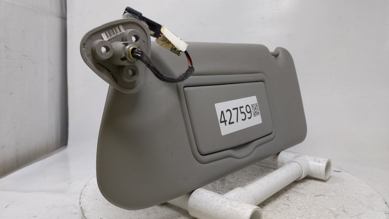 2004 Cadillac Srx Sun Visor Shade Replacement Driver Left Mirror Fits OEM Used Auto Parts - Oemusedautoparts1.com