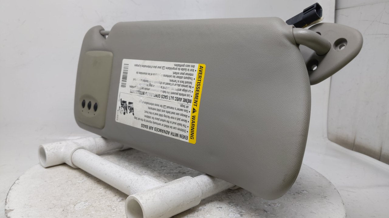 2004 Cadillac Srx Sun Visor Shade Replacement Driver Left Mirror Fits OEM Used Auto Parts - Oemusedautoparts1.com