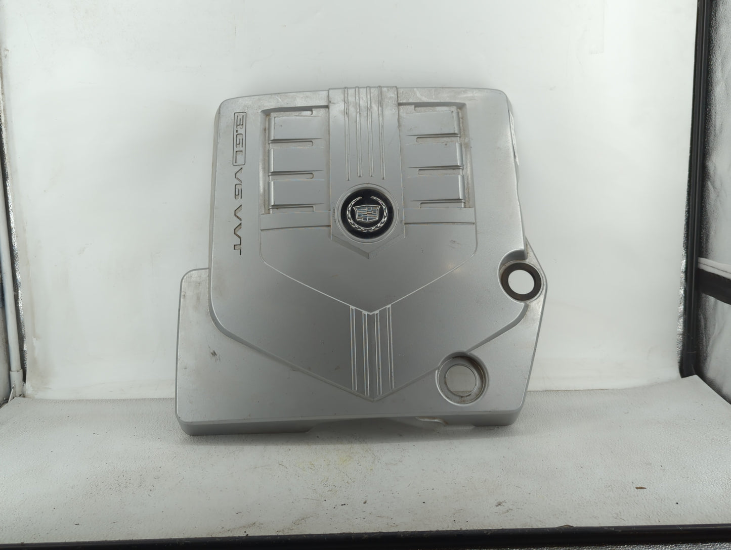 2004 Cadillac Srx Engine Cover - Oemusedautoparts1.com