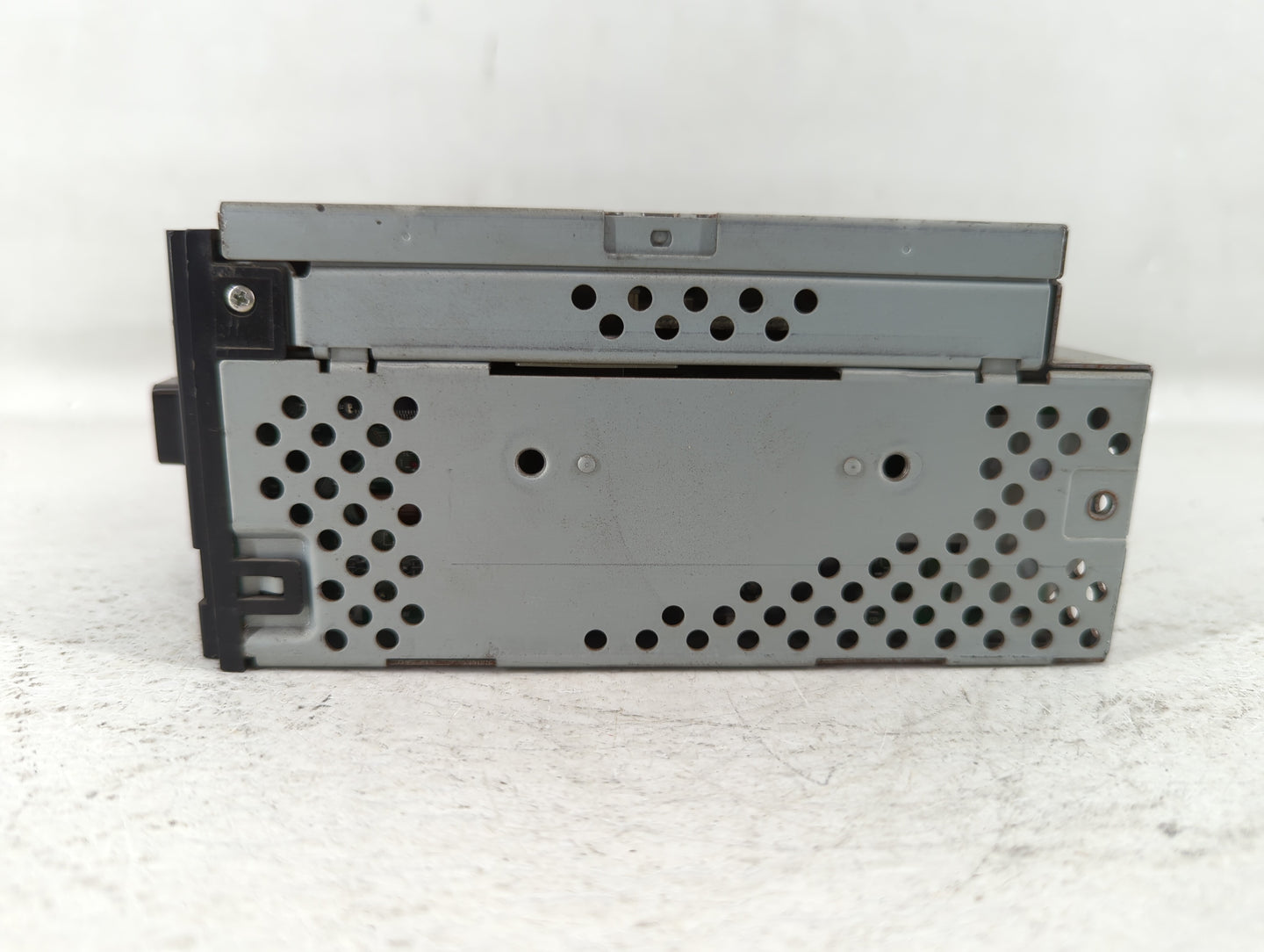 2004 Cadillac Srx Radio AM FM Cd Player Receiver Replacement P/N:YKC265KY2 Fits OEM Used Auto Parts - Oemusedautoparts1.com