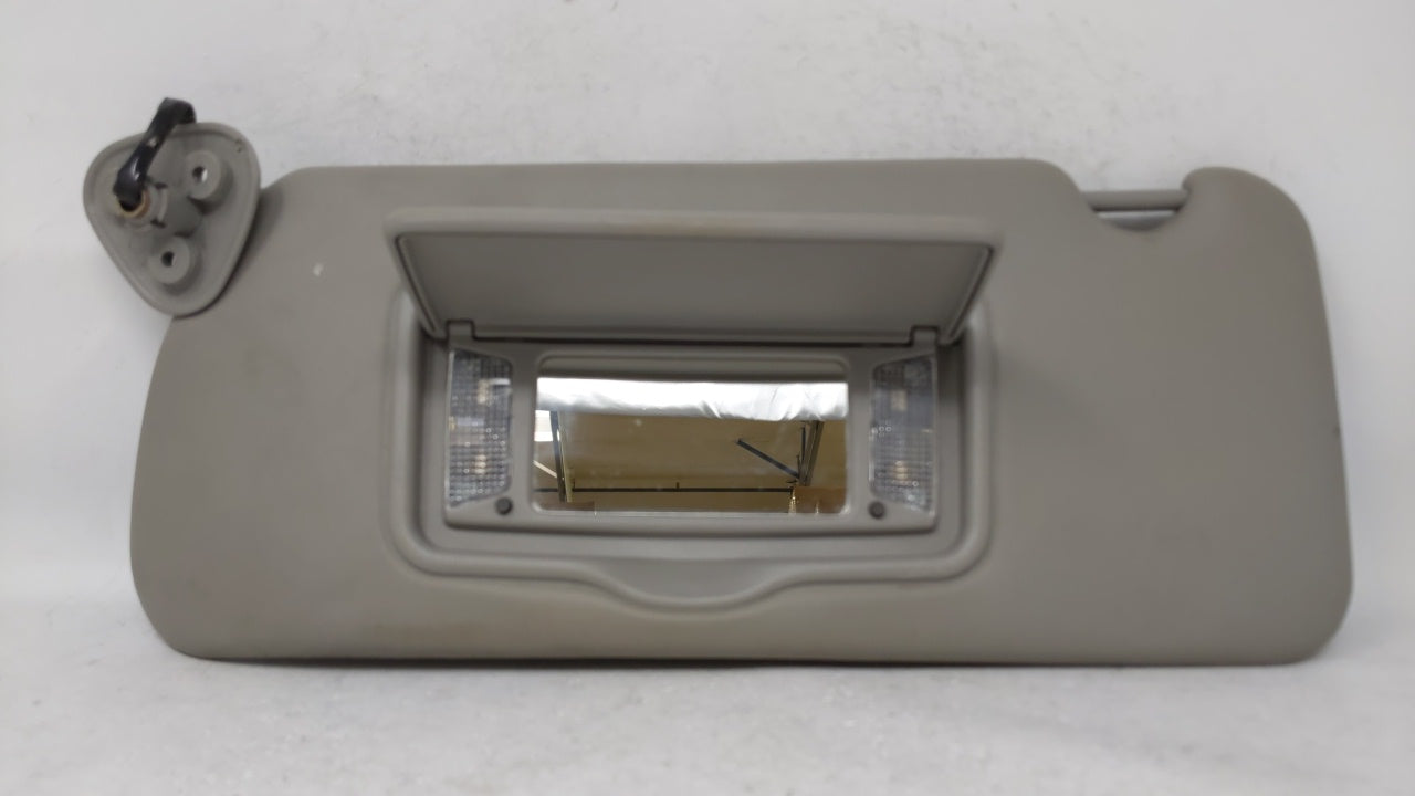 2004 Cadillac Srx Sun Visor Shade Replacement Driver Left Mirror Fits OEM Used Auto Parts - Oemusedautoparts1.com