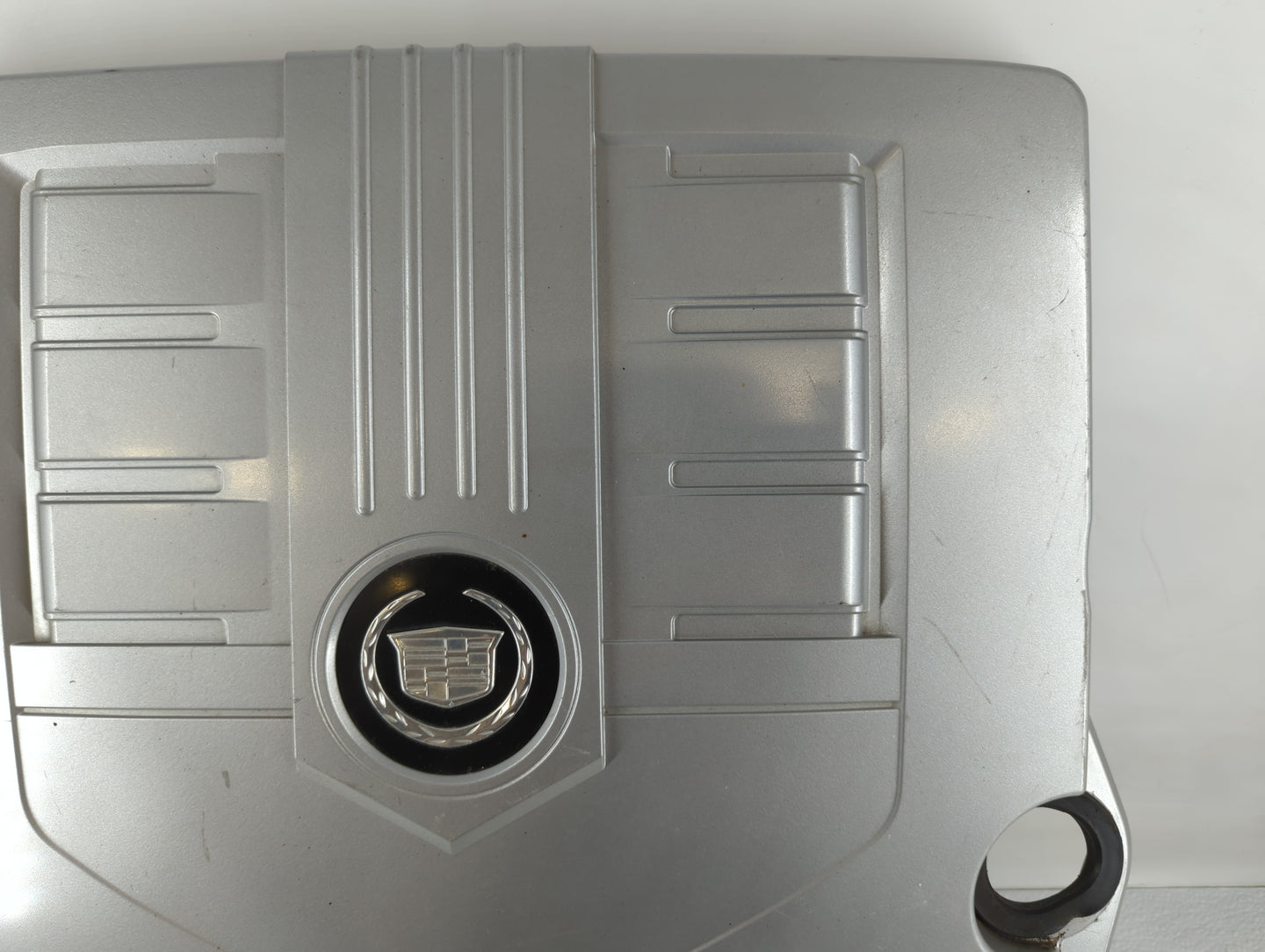 2004 Cadillac Srx Engine Cover - Oemusedautoparts1.com