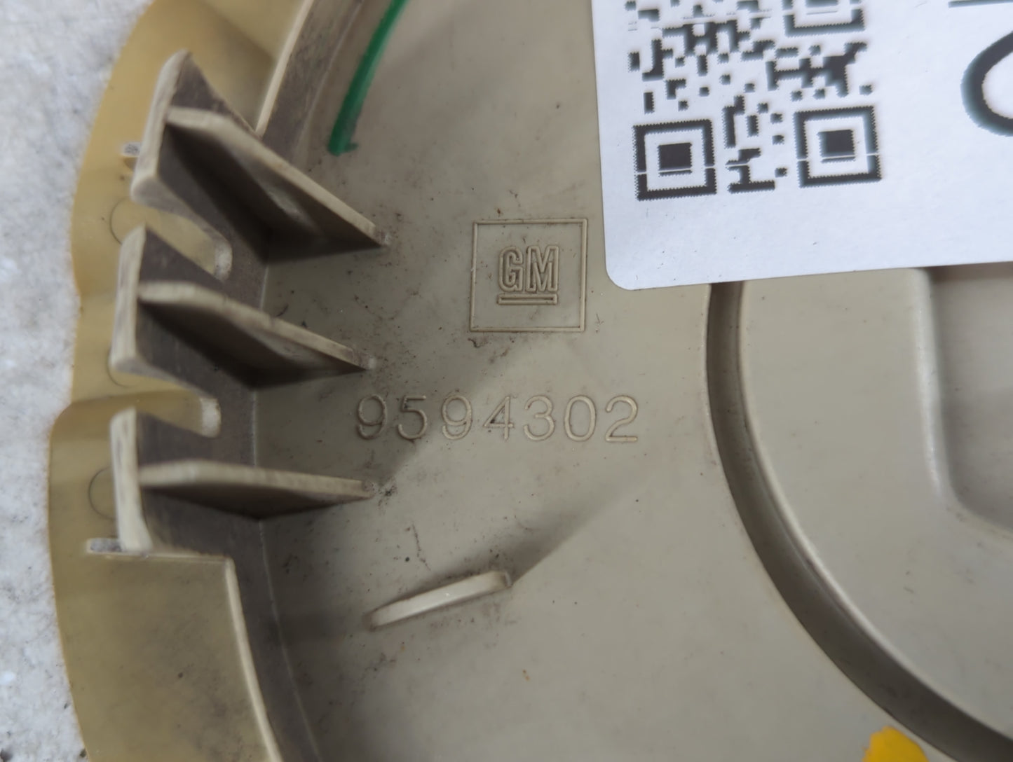 2004 Cadillac Srx Rim Wheel Center Cap - Oemusedautoparts1.com