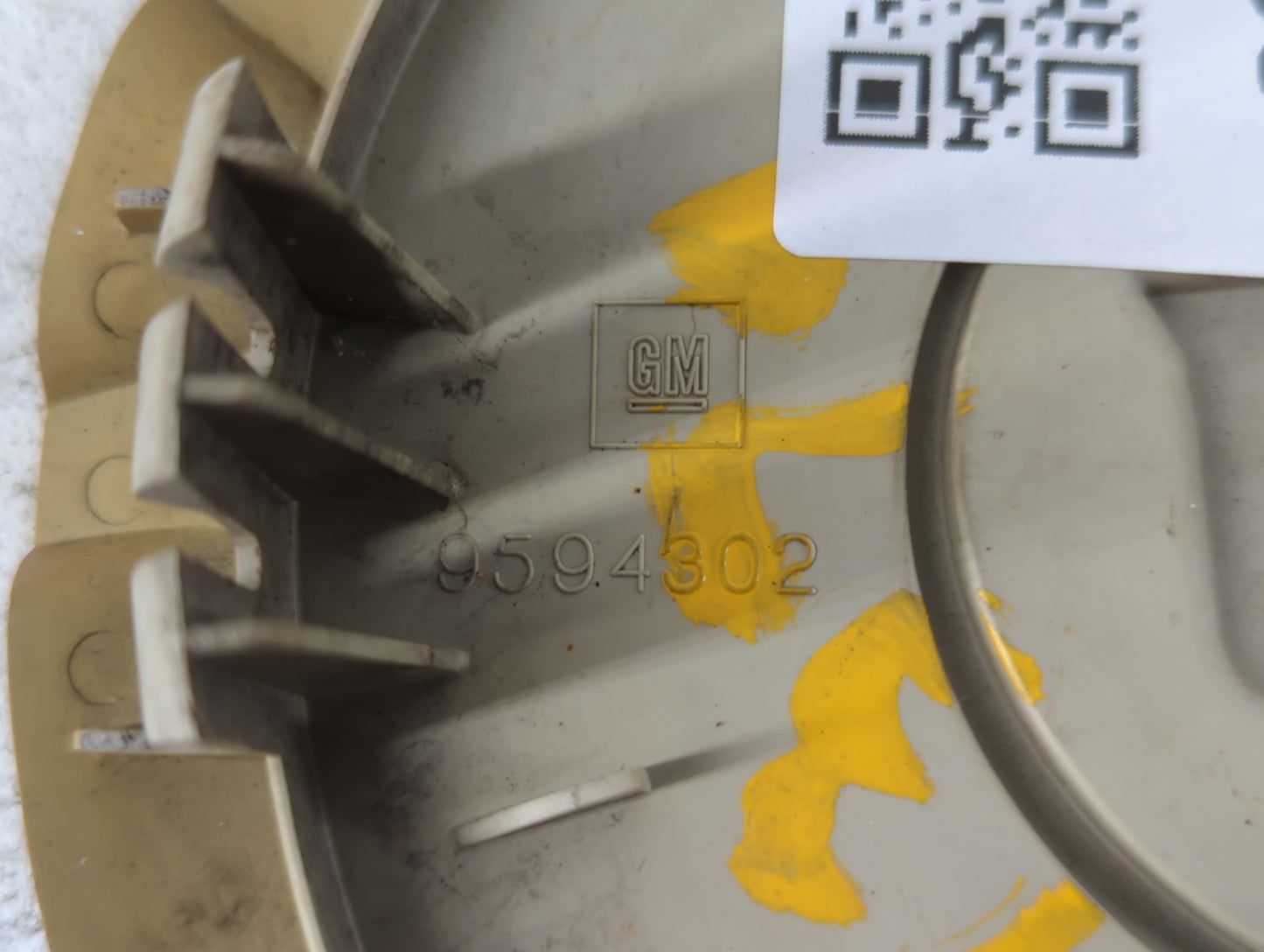 2004 Cadillac Srx Rim Wheel Center Cap - Oemusedautoparts1.com