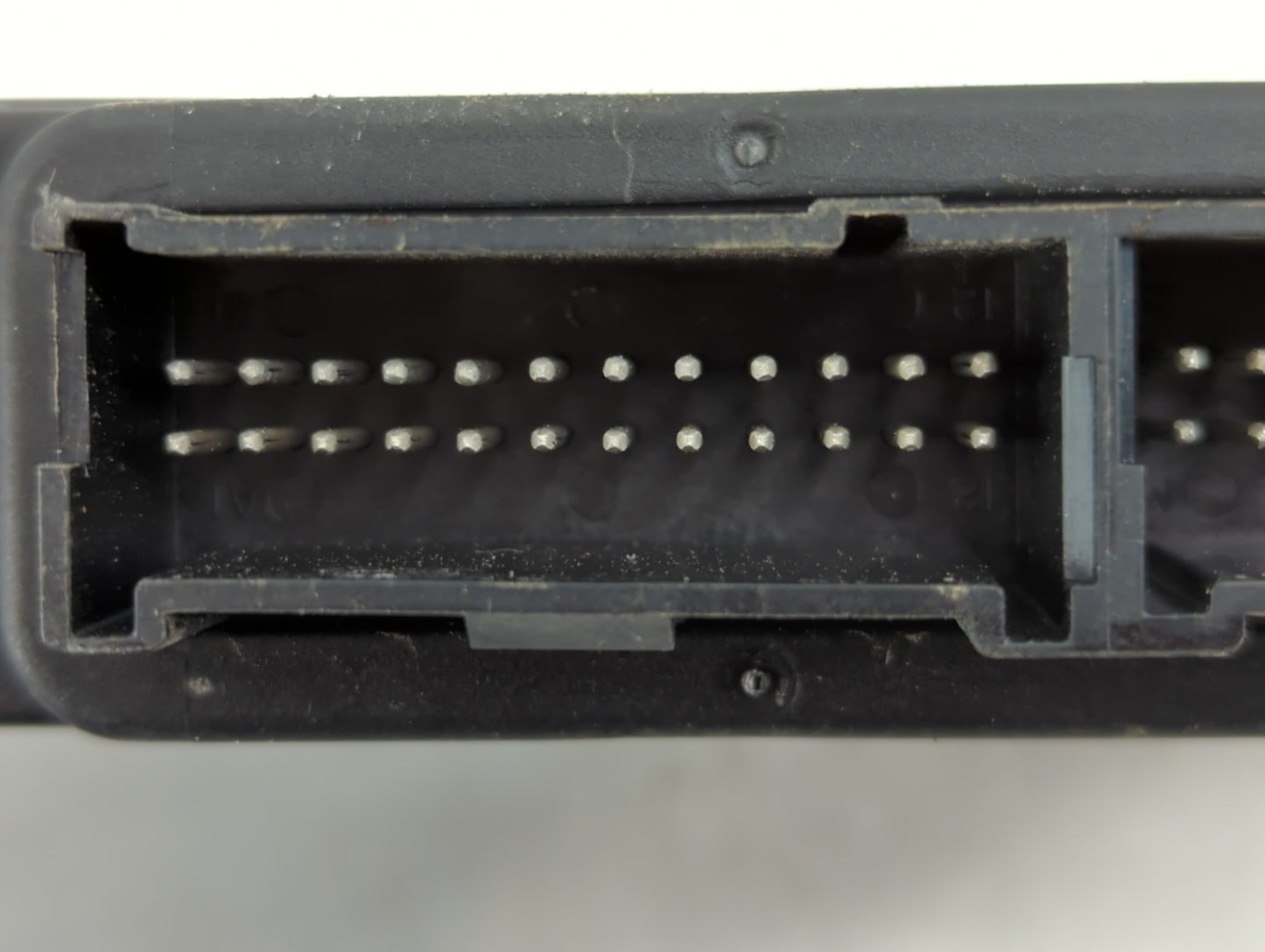 2004-2005 Cadillac Srx Chassis Control Module Ccm Bcm Body Control - Oemusedautoparts1.com