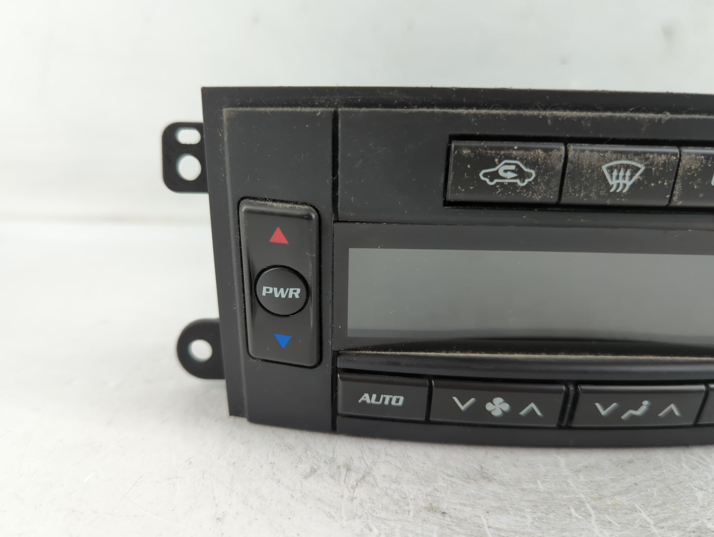 2004 Cadillac Srx Climate Control Module Temperature AC/Heater Replacement P/N:25765150 Fits OEM Used Auto Parts - Oemusedau