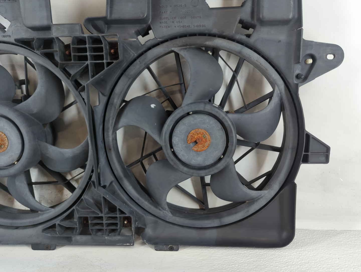 2004 Chevrolet Avalanche Electric Radiator Cooling Fan Motor Assembly P/N:4548548 Fits OEM Used Auto Parts - Oemusedautopart
