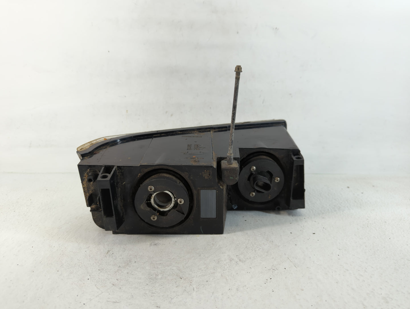 Chevrolet Avalanche Passenger Right Oem Head Light Headlight Lamp - Oemusedautoparts1.com