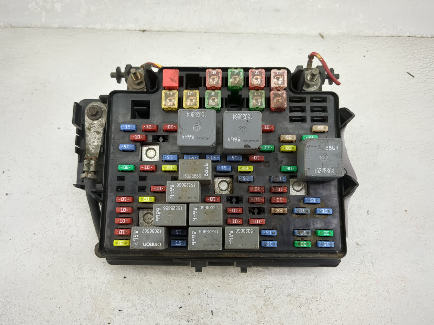 2003-2006 Chevrolet Avalanche 1500 Fusebox Fuse Box Panel Relay Module P/N:15201930-02 15328864 Fits Fits 2003 2004 2005 200