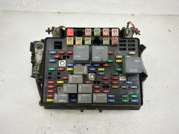 2003-2006 Chevrolet Avalanche 1500 Fusebox Fuse Box Panel Relay Module P/N:15201930-02 15328864 Fits Fits 2003 2004 2005 200