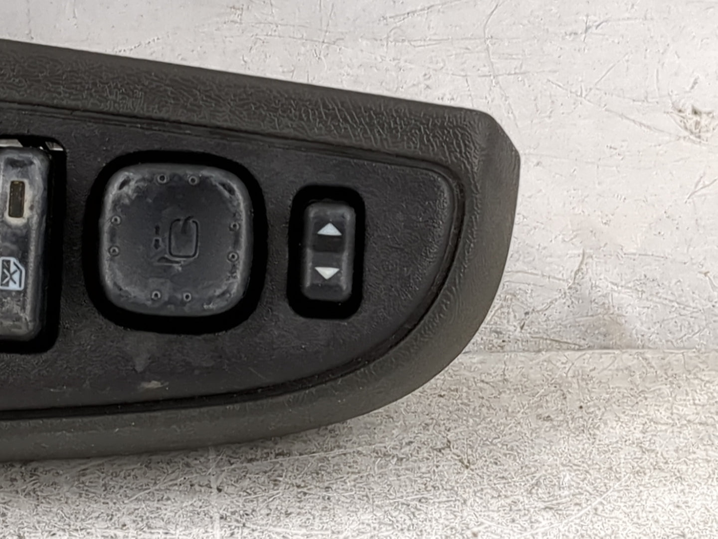 2003-2006 Chevrolet Avalanche 1500 Master Power Window Switch Replacement Driver Side Left P/N:15112971 BP2971X233190L54 Fit