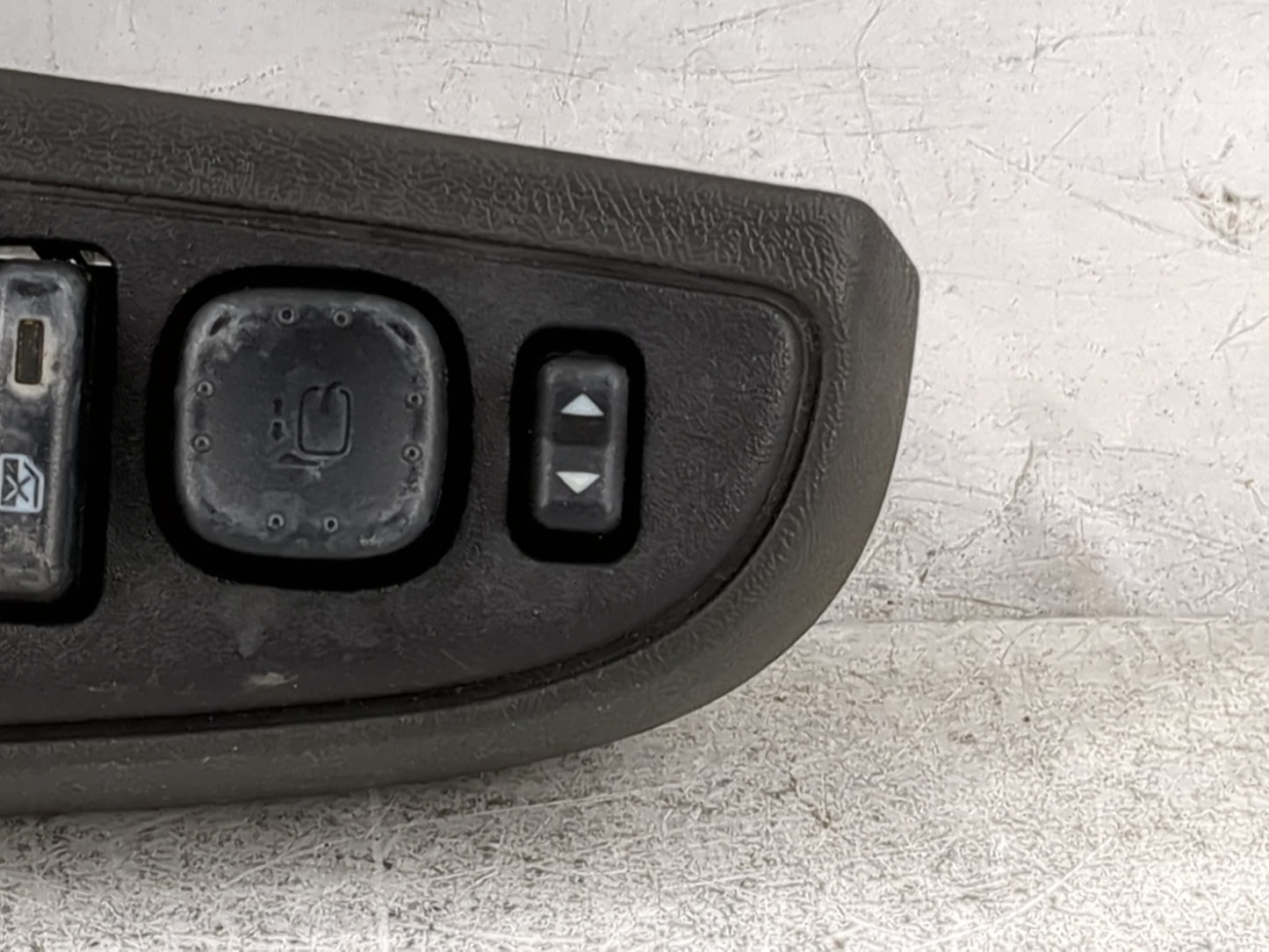 2003-2006 Chevrolet Avalanche 1500 Master Power Window Switch Replacement Driver Side Left P/N:15112971 BP2971X233190L54 Fit