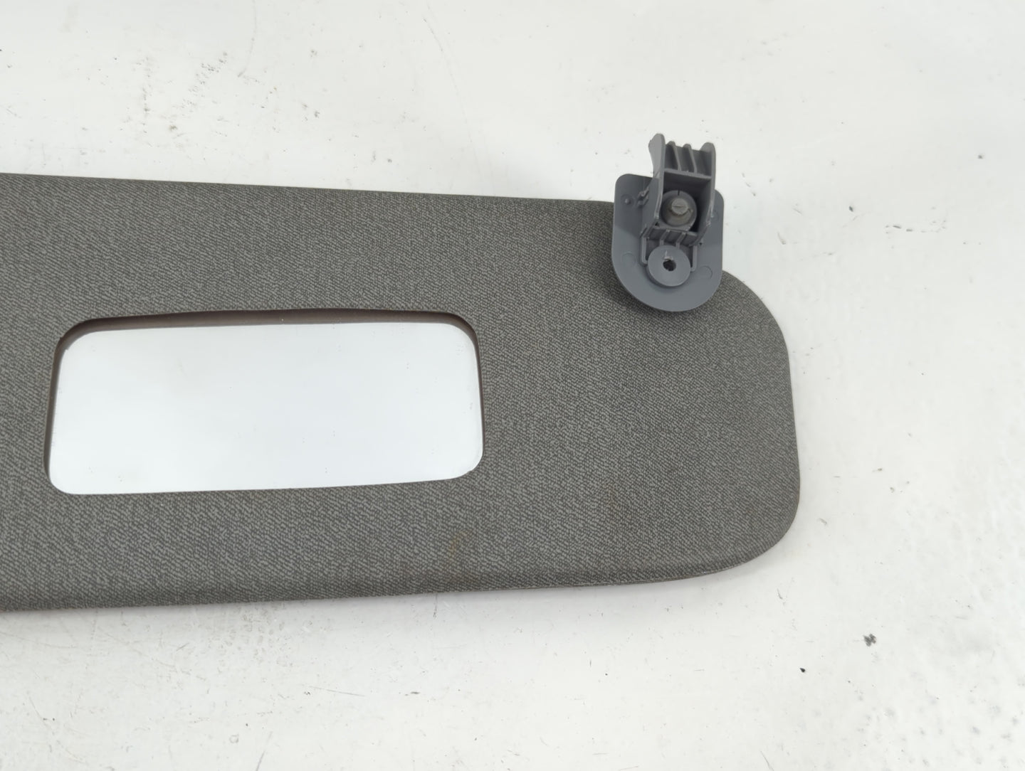 2004-2005 Chevrolet Aveo Sun Visor Shade Replacement Passenger Right Mirror Fits Fits 2004 2005 OEM Used Auto Parts - Oemuse