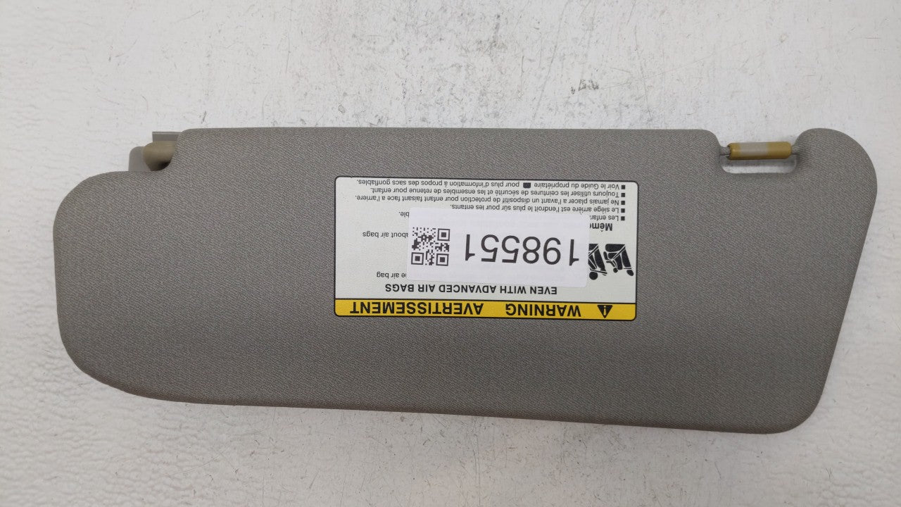 2004-2005 Chevrolet Aveo Sun Visor Shade Replacement Passenger Right Mirror Fits Fits 2004 2005 OEM Used Auto Parts - Oemuse