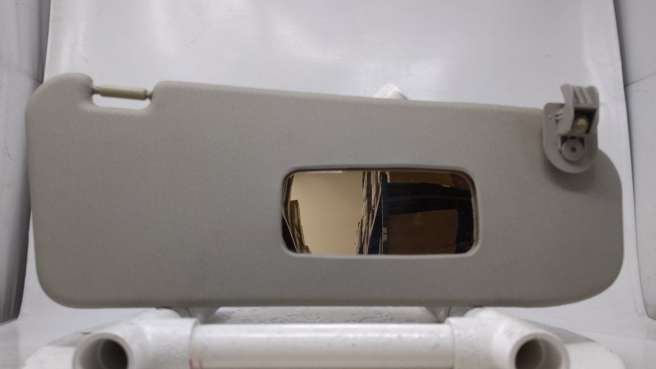 2004 Chevrolet Aveo Sun Visor Shade Replacement Passenger Right Mirror Fits OEM Used Auto Parts - Oemusedautoparts1.com
