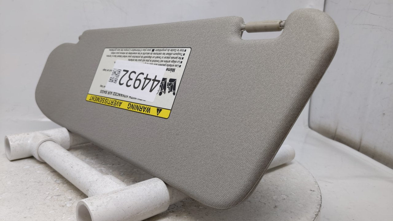 2004 Chevrolet Aveo Sun Visor Shade Replacement Passenger Right Mirror Fits OEM Used Auto Parts - Oemusedautoparts1.com