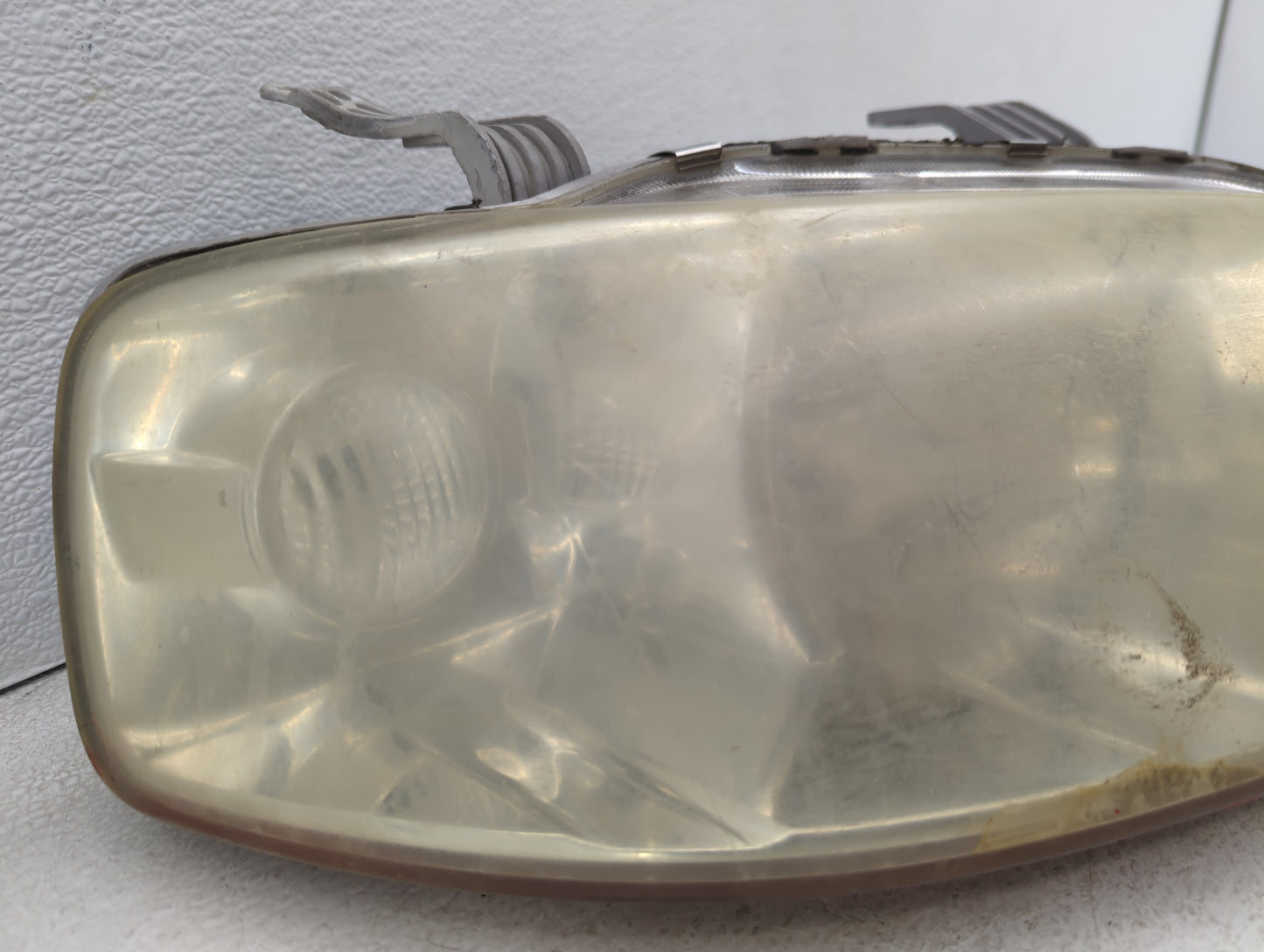 2004-2006 Chevrolet Aveo Passenger Right Oem Head Light Headlight Lamp - Oemusedautoparts1.com