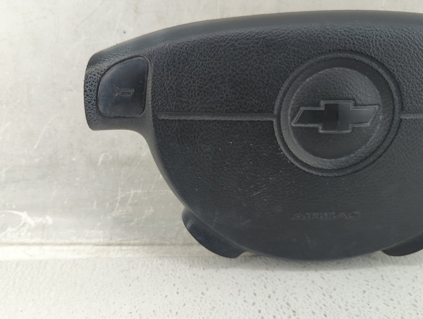 2004-2005 Chevrolet Aveo Air Bag Driver Left Steering Wheel Mounted P/N:05180667 AS4GC2C9S Fits Fits 2004 2005 OEM Used Auto