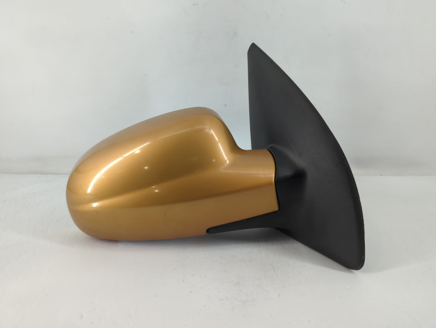 2004-2005 Chevrolet Aveo Passenger Right Side View Manual Door Mirror - Oemusedautoparts1.com