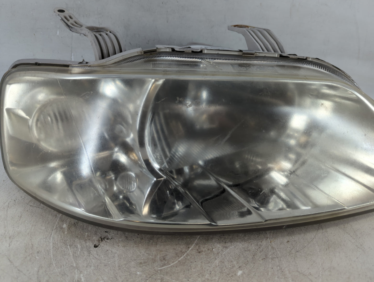 2004-2006 Chevrolet Aveo Driver Left Oem Head Light Headlight Lamp - Oemusedautoparts1.com