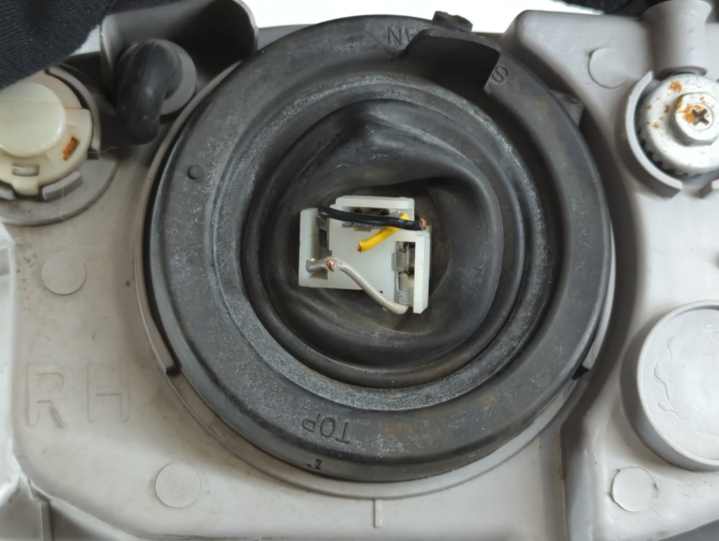 2004-2006 Chevrolet Aveo Driver Left Oem Head Light Headlight Lamp - Oemusedautoparts1.com