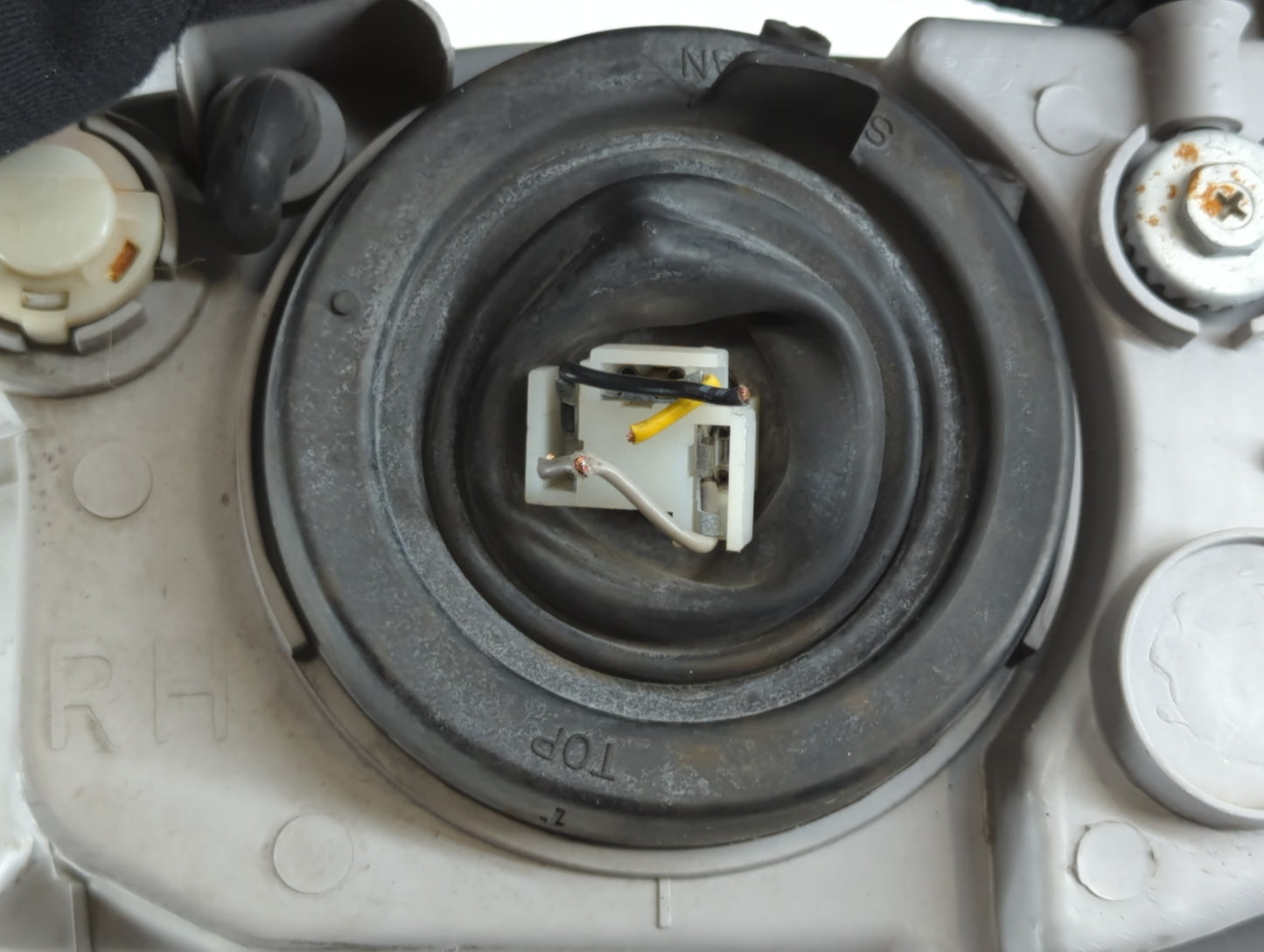 2004-2006 Chevrolet Aveo Driver Left Oem Head Light Headlight Lamp - Oemusedautoparts1.com