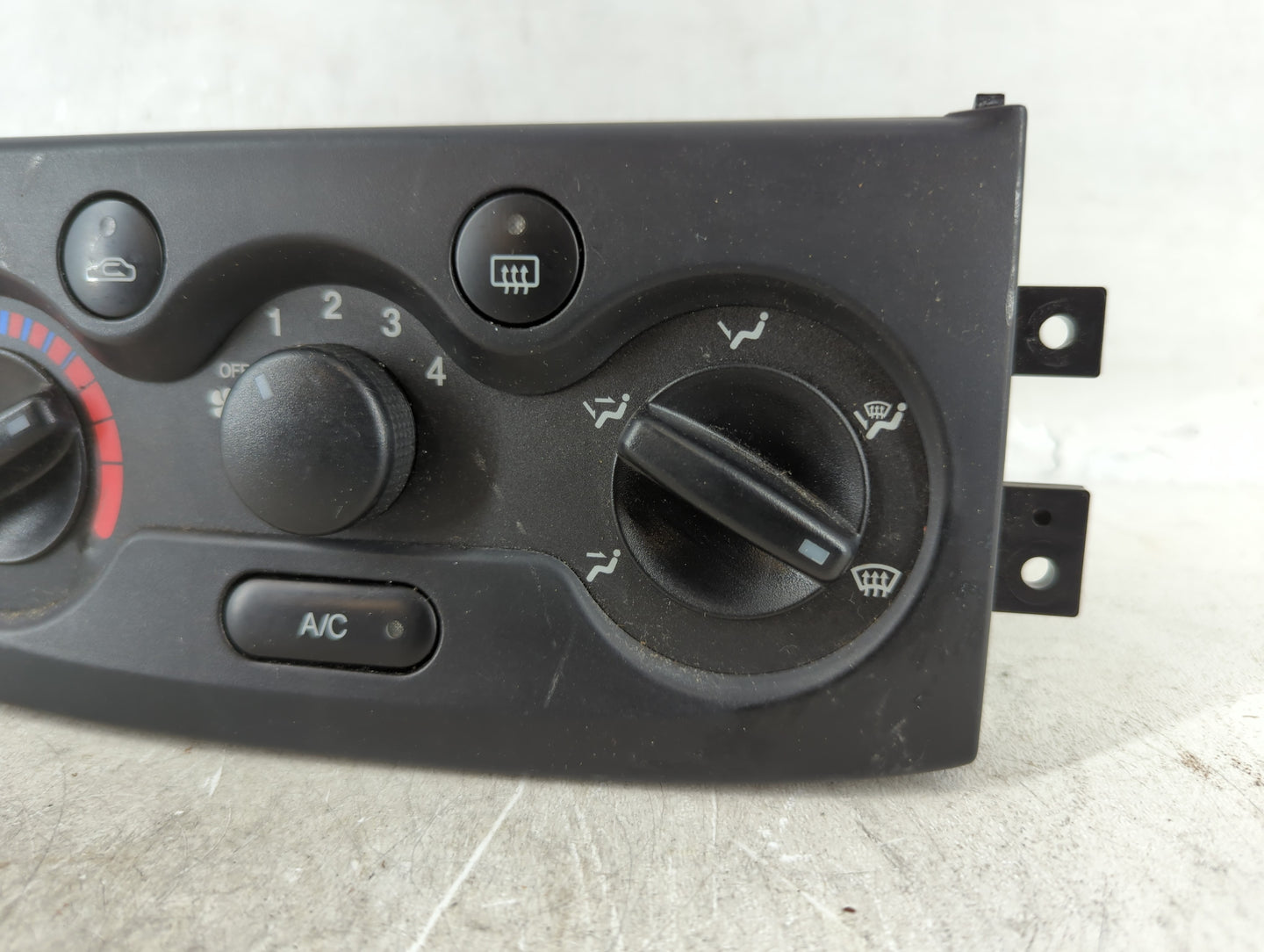 2004-2006 Chevrolet Aveo Climate Control Module Temperature AC/Heater Replacement Fits OEM Used Auto Parts - Oemusedautopart