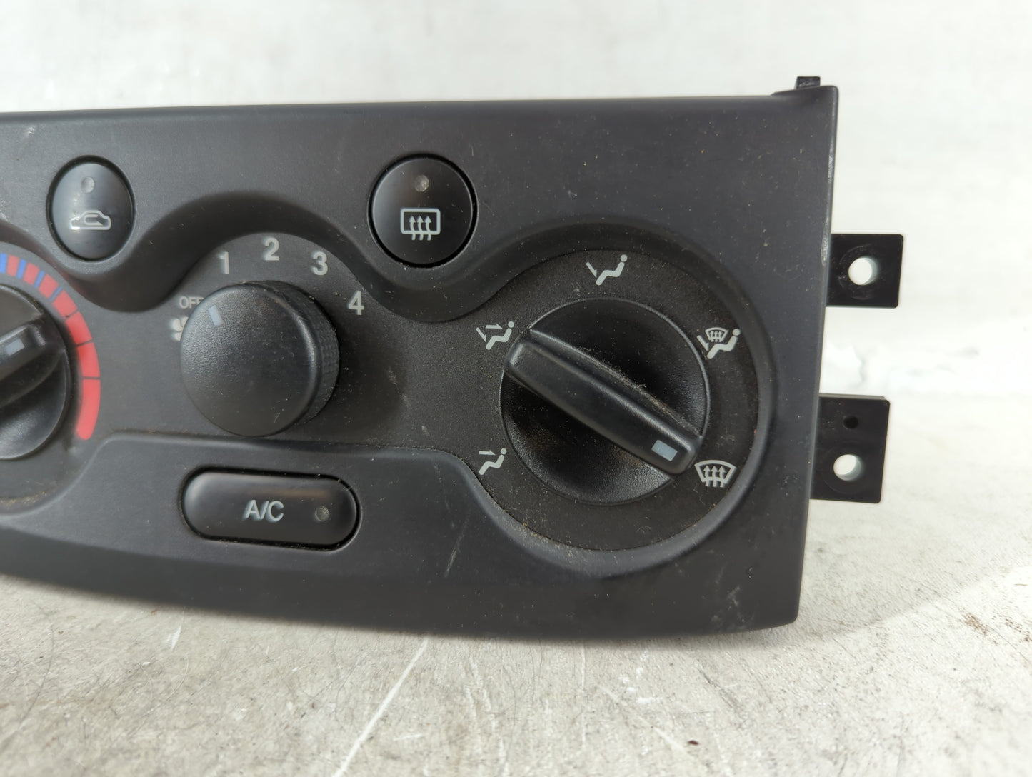 2004-2006 Chevrolet Aveo Climate Control Module Temperature AC/Heater Replacement Fits OEM Used Auto Parts - Oemusedautopart