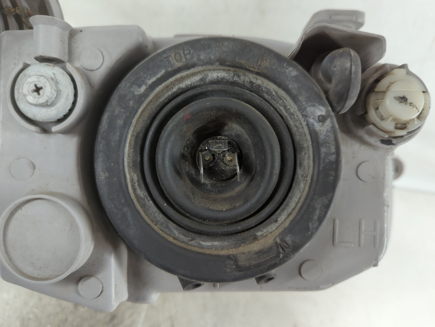 2004-2006 Chevrolet Aveo Driver Left Oem Head Light Headlight Lamp - Oemusedautoparts1.com