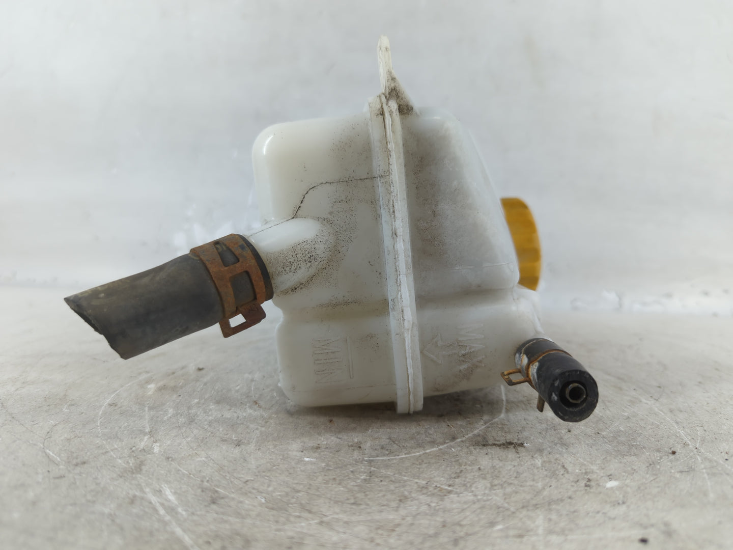 2004-2008 Chevrolet Aveo Radiator Coolant Overflow Expansion Tank Bottle - Oemusedautoparts1.com