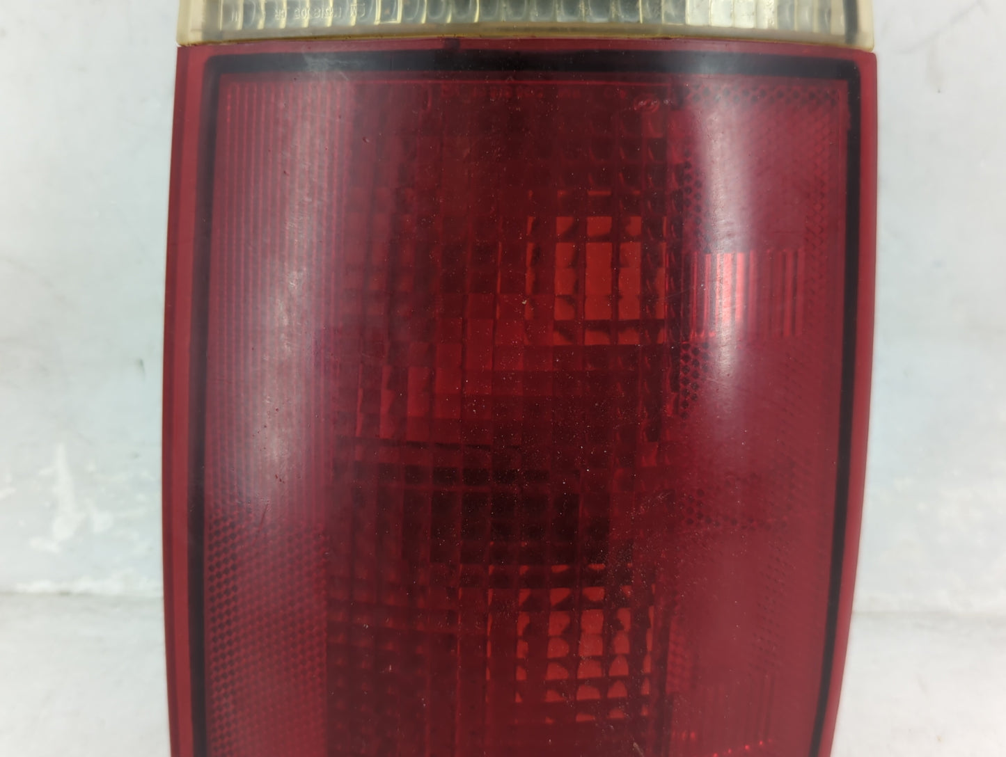 1995-2005 Chevrolet Blazer Tail Light Assembly Driver Left OEM P/N:16518499 Fits OEM Used Auto Parts - Oemusedautoparts1.com