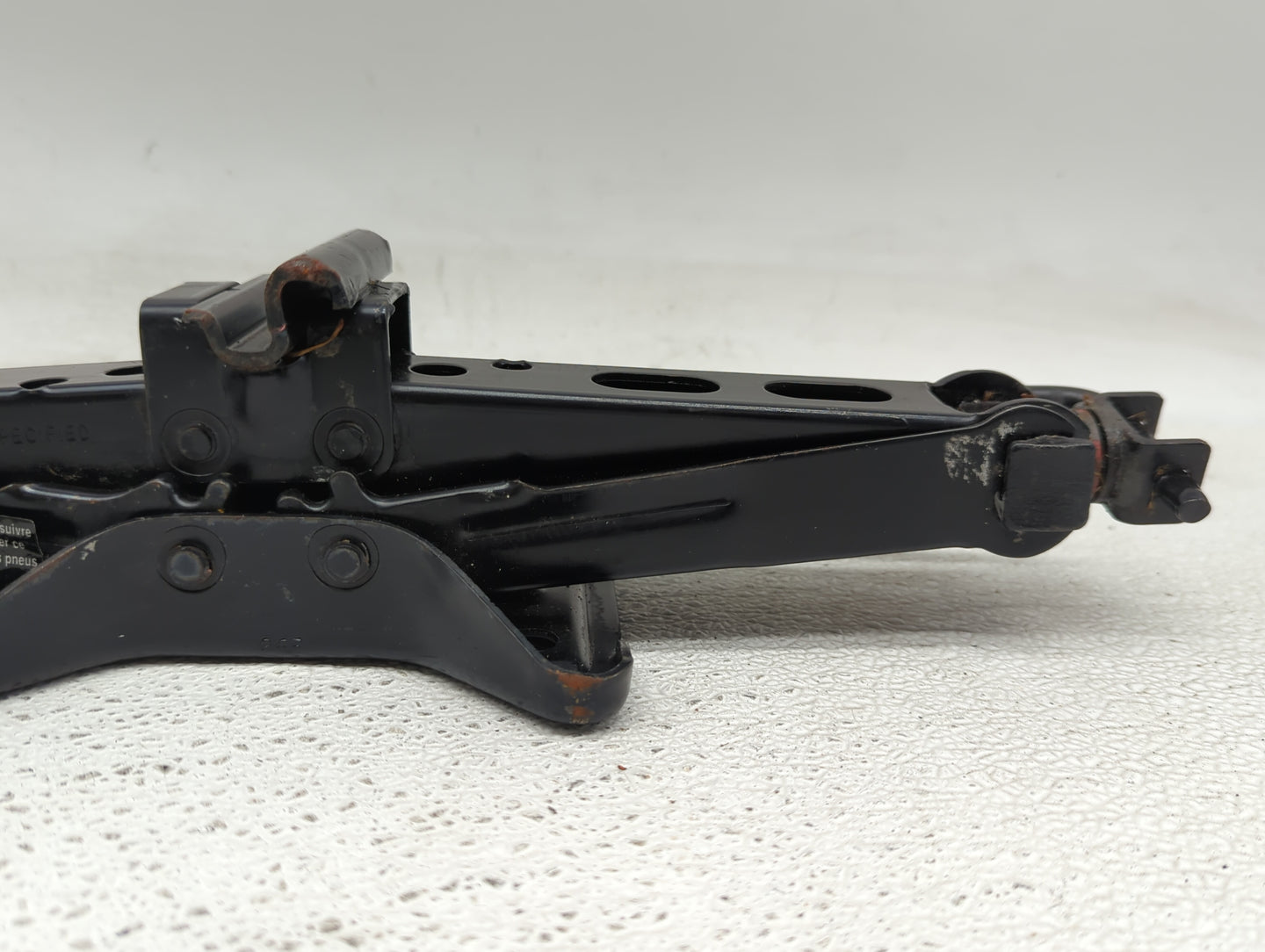 2004 Chevrolet Cavalier Spare Scissor Car Jack - Oemusedautoparts1.com