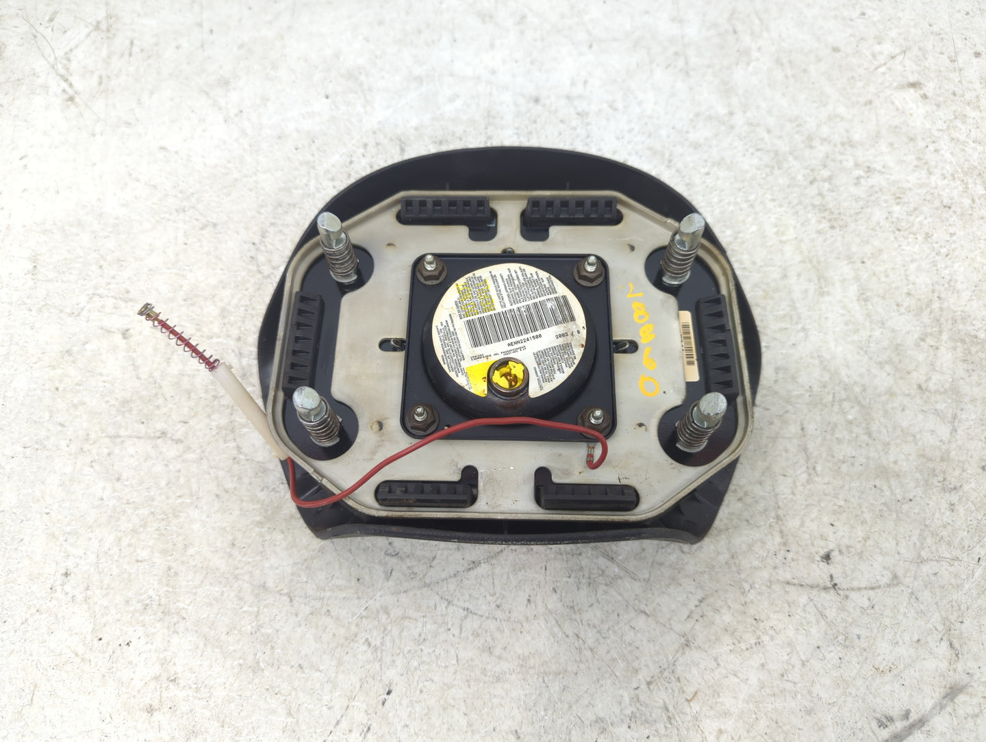 2003-2005 Chevrolet Cavalier Air Bag Driver Left Steering Wheel Mounted - Oemusedautoparts1.com