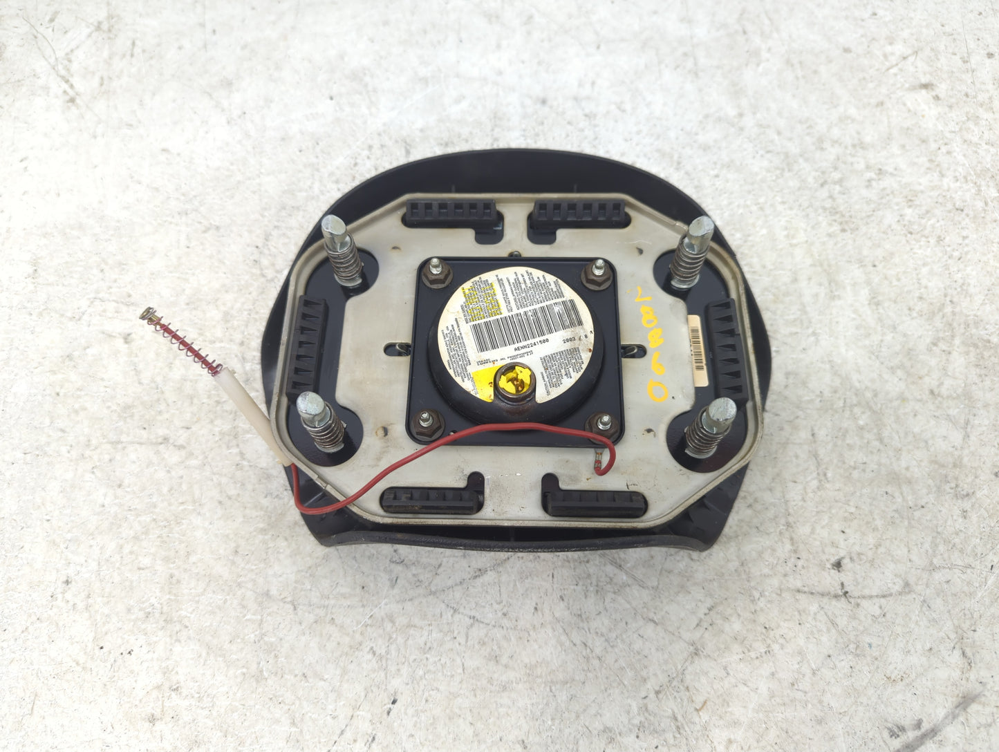 2003-2005 Chevrolet Cavalier Air Bag Driver Left Steering Wheel Mounted - Oemusedautoparts1.com