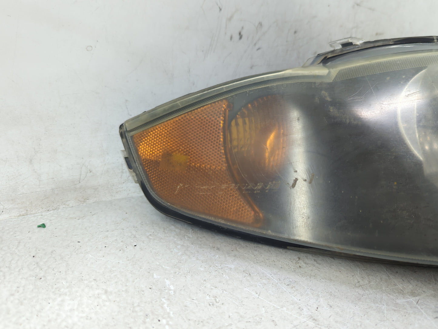 2003 Chevrolet Cavalier Passenger Right Oem Head Light Headlight Lamp - Oemusedautoparts1.com