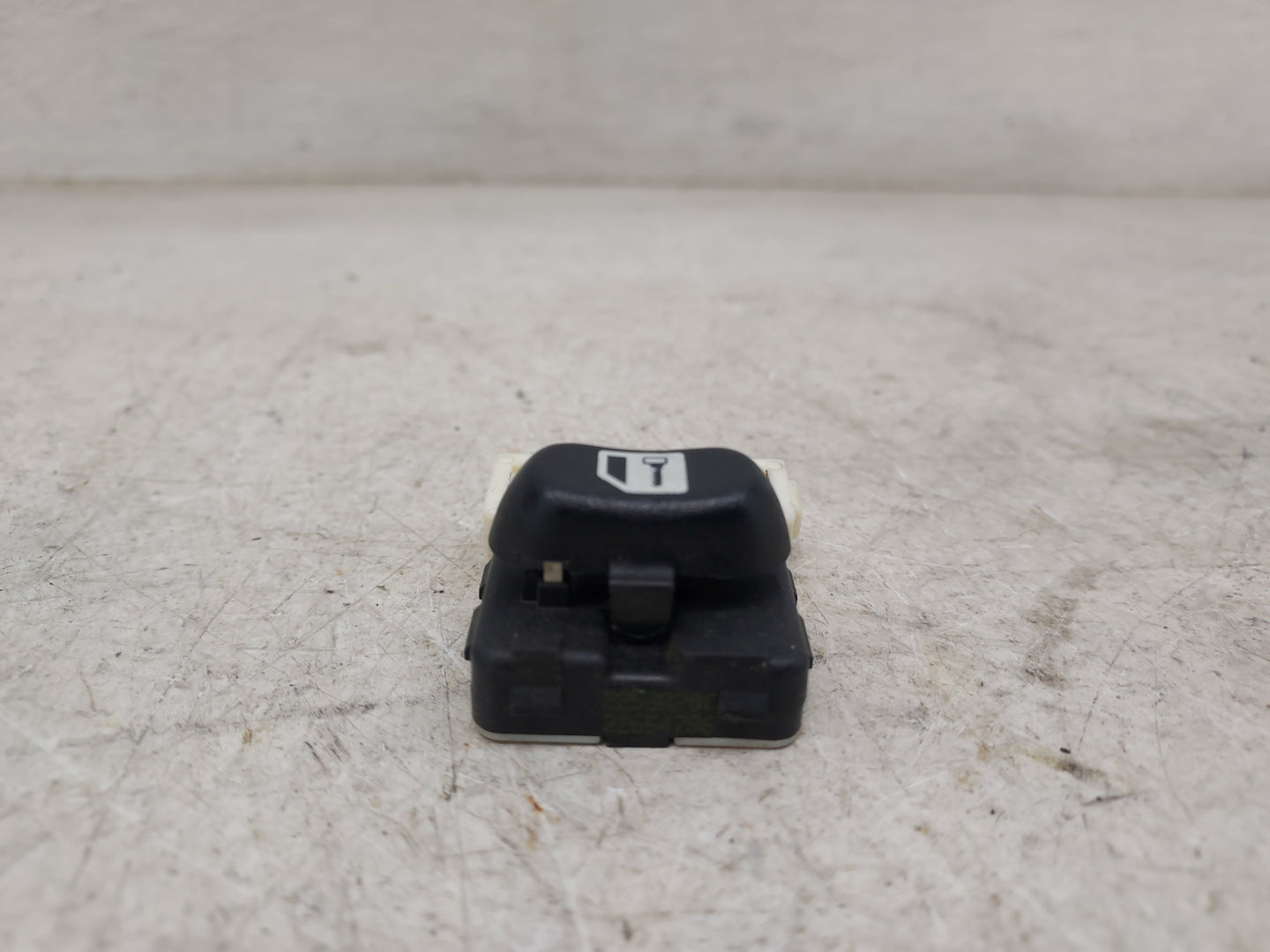 1997-2005 Chevrolet Cavalier Master Power Window Switch Replacement Driver Side Left Fits OEM Used Auto Parts - Oemusedautop