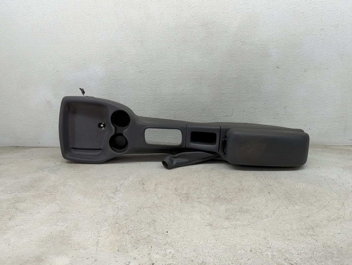 2004 Chevrolet Cavalier Center Floor Console P/N:22623968 39644, 22614389, 37064 Fits OEM Used Auto Parts - Oemusedautoparts