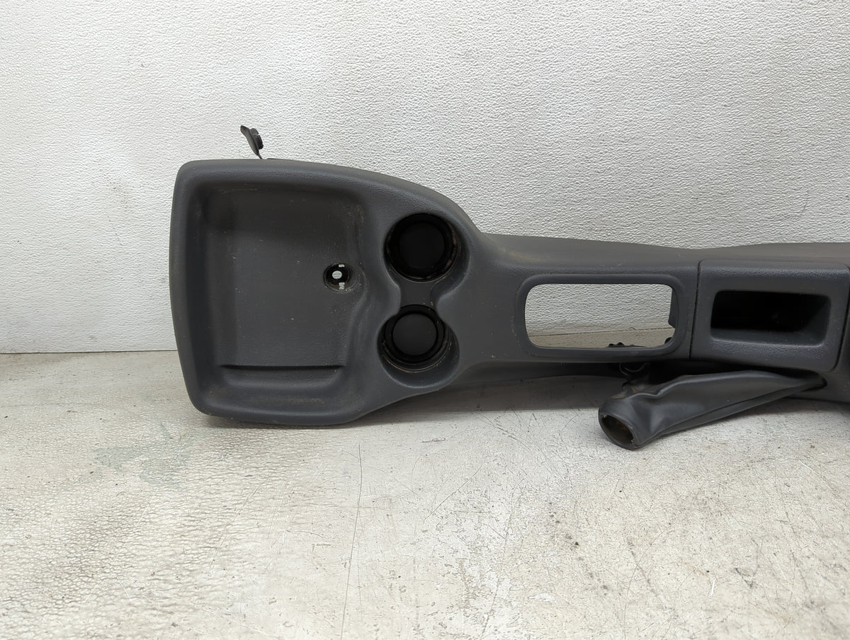 2004 Chevrolet Cavalier Center Floor Console P/N:22623968 39644, 22614389, 37064 Fits OEM Used Auto Parts - Oemusedautoparts
