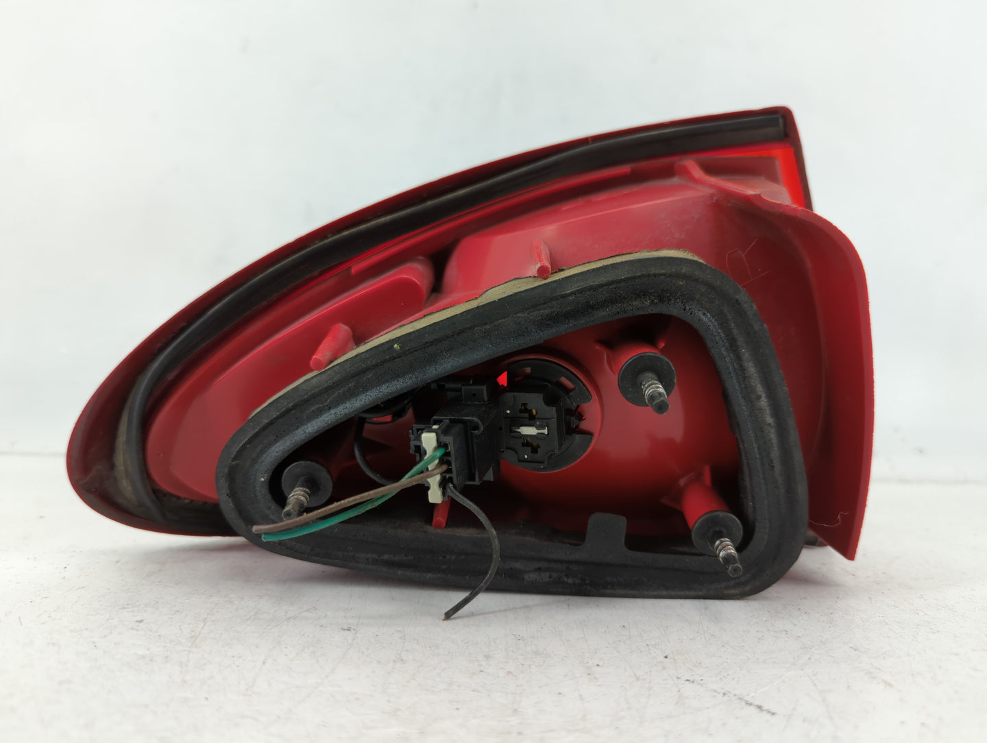 2003-2005 Chevrolet Cavalier Tail Light Assembly Passenger Right OEM P/N:16531614 A8 Fits Fits 2003 2004 2005 OEM Used Auto 